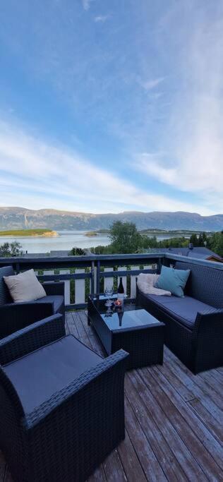 Ferienwohnung Main Floor In The Lyngen Alps, Whole House Rentable Lyngseidet Exterior foto
